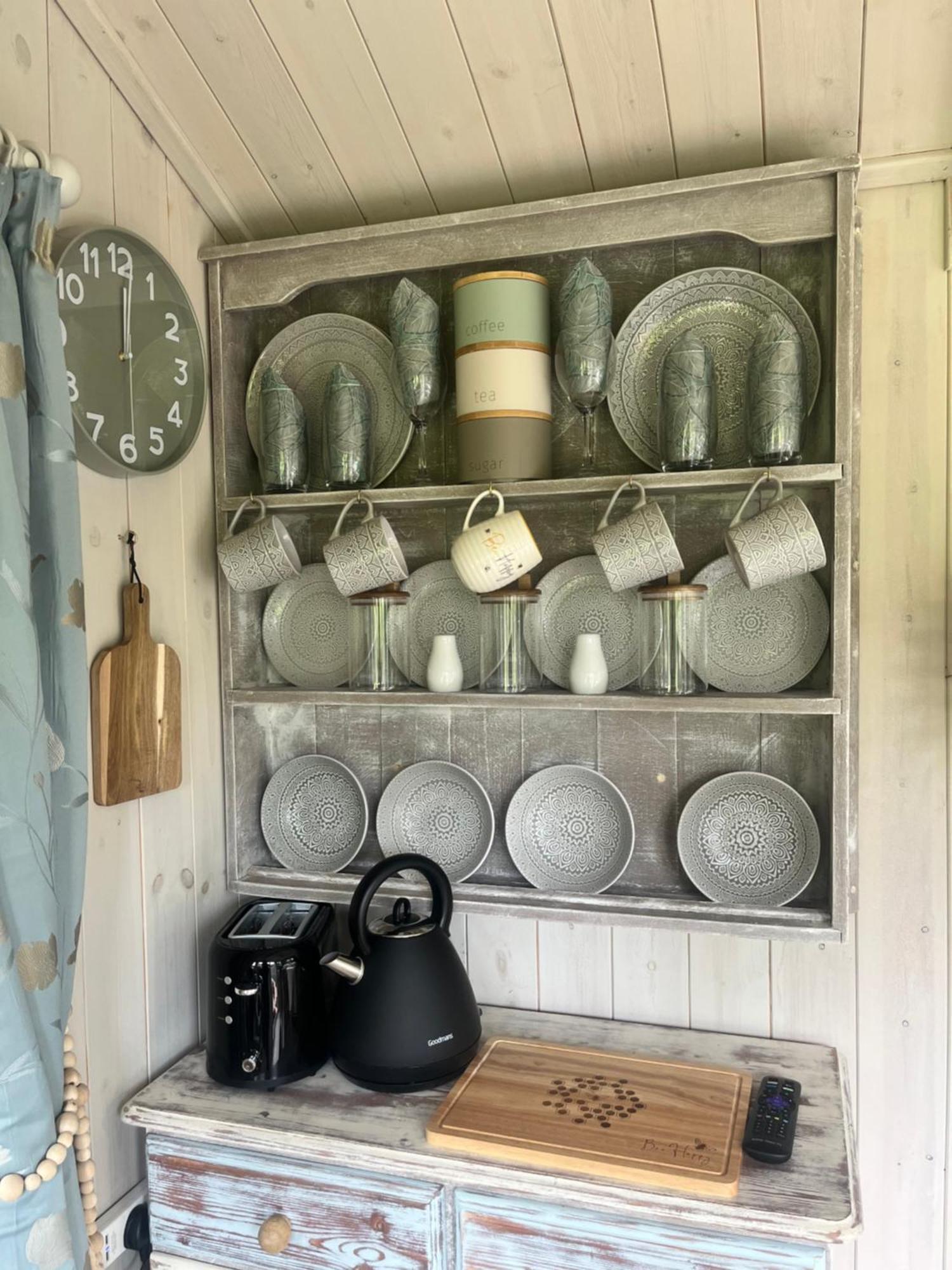 Birds And The Bees Summer House Endon Εξωτερικό φωτογραφία